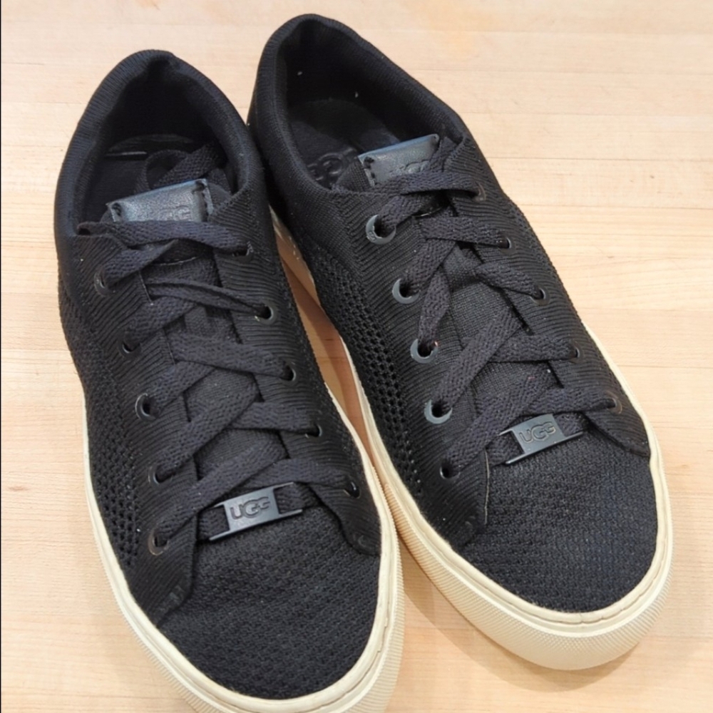 UGG Zilo Platform Knit Black Sneakers Size 6